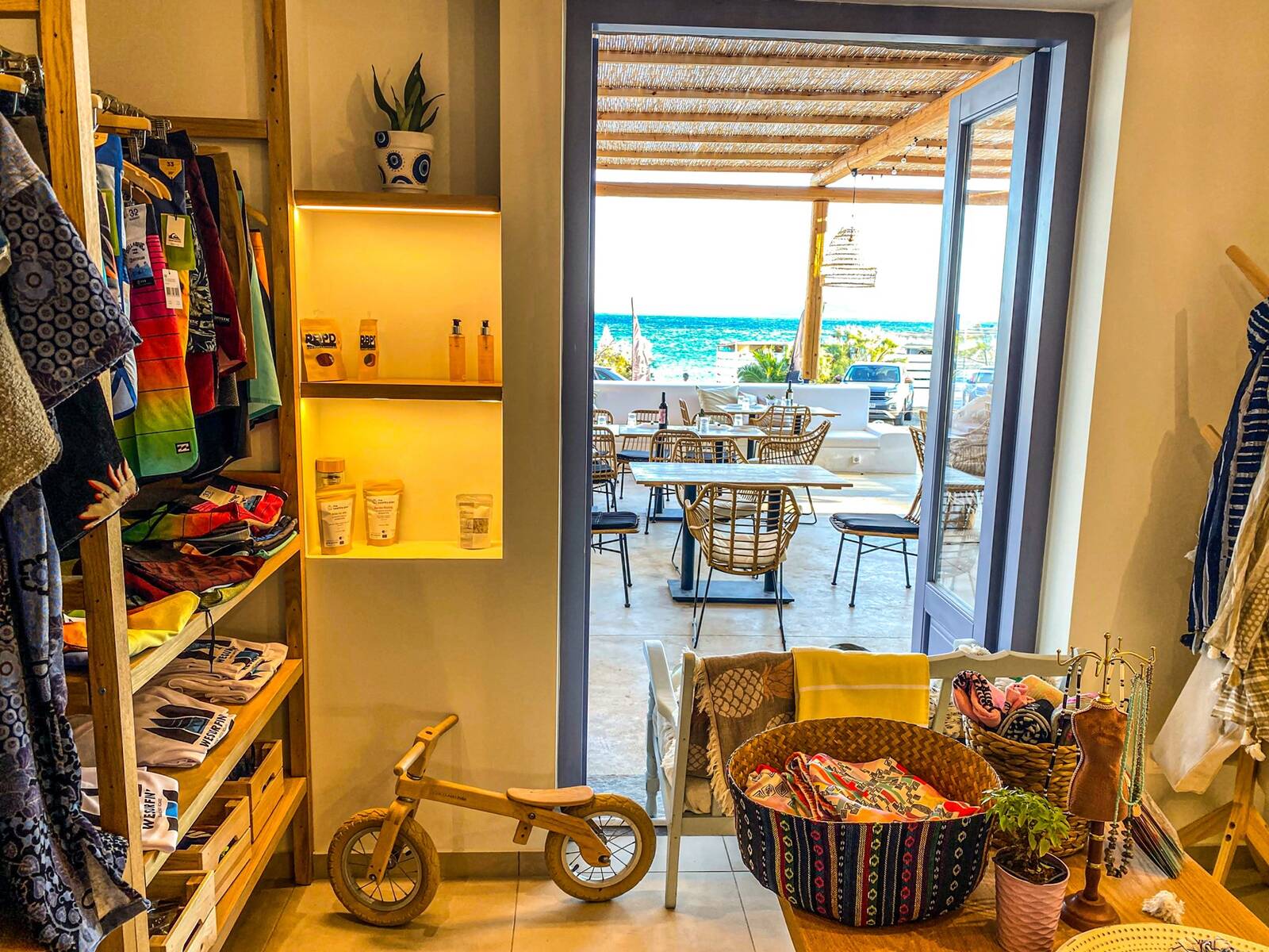 Wesurfin' concept store
